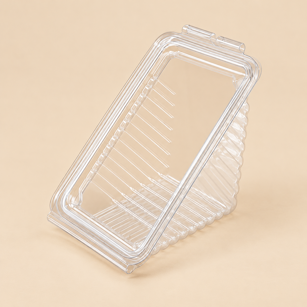 13.250' X 3.560' X 3.520 CLEAR HINGED SANDWICH WEDGE - 250CT — beige studio product photo