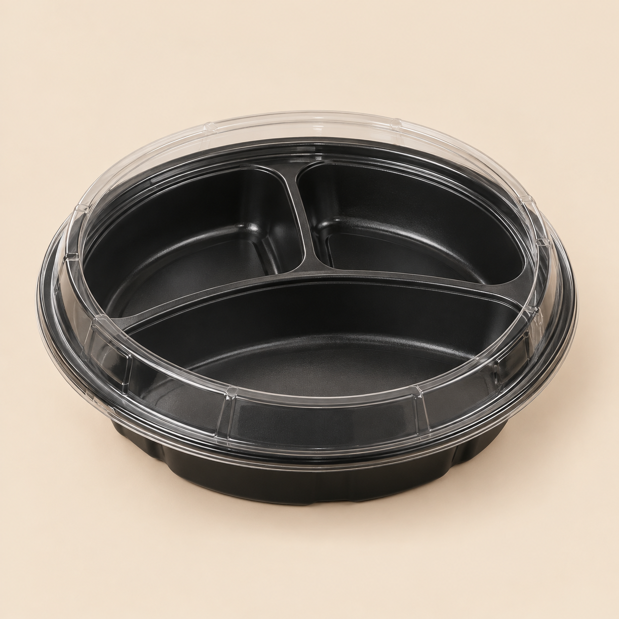 RC348B 3-CMPT RD. CONTR. COMBO BLK. 39oz - 150CT — illustrative mockup on beige background