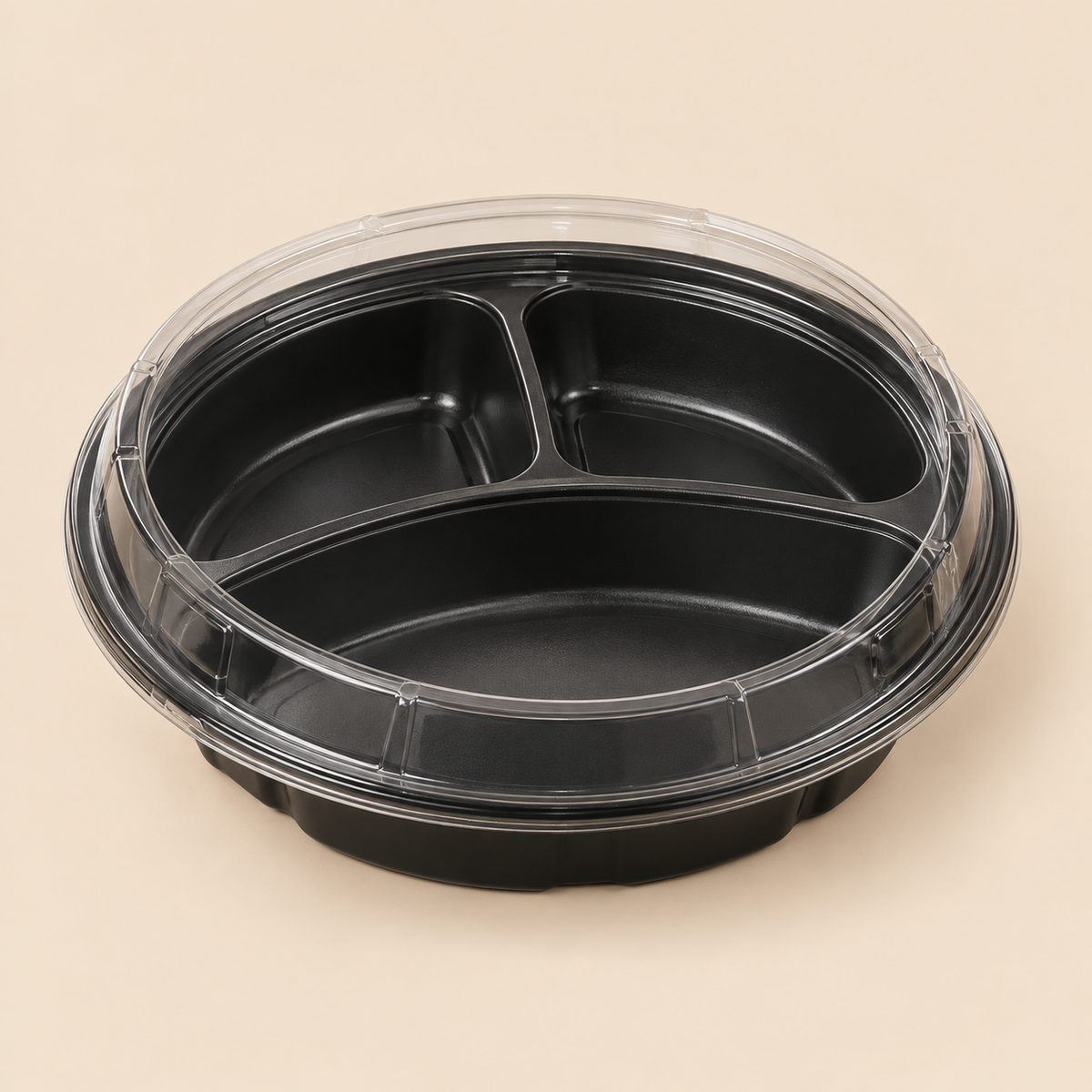 RC348B 3-CMPT RD. CONTR. COMBO BLK. 39oz - 150CT — illustrative mockup on beige background